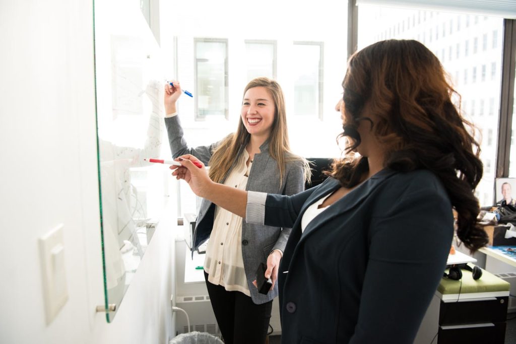Advisory team in discussion